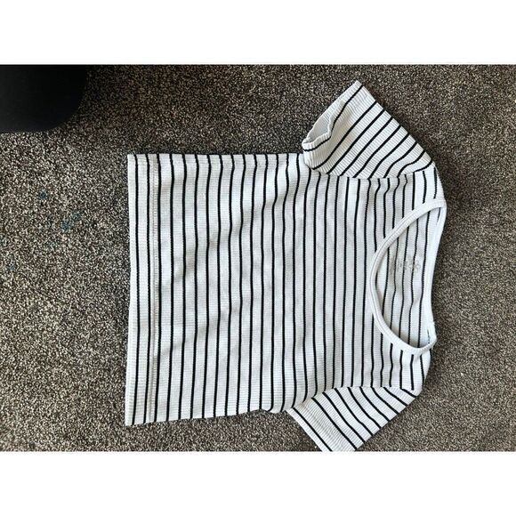 Aura Cropped Tee Black and white stripes S/M - Picture 1 of 1